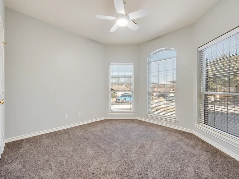 739 Harbour Town Dr — Photo 11