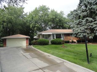 10222 Wentworth Cir, Bloomington, MN 55420