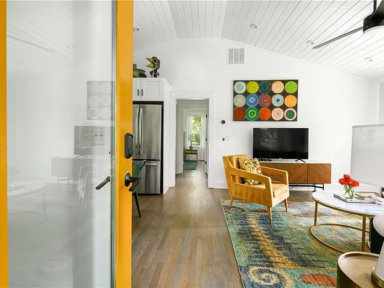 347 Sinclair Ave NE — Photo 10
