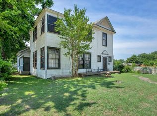 516 W Morgan St, Denison, TX 75020
