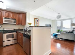 6313 City Pl UNIT 6313, Edgewater, NJ 07020