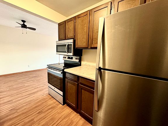 4th image of 614 Hammond Ave #5