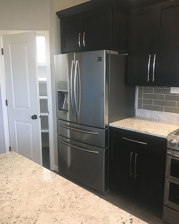 2nd image of 2302 Leopold Way