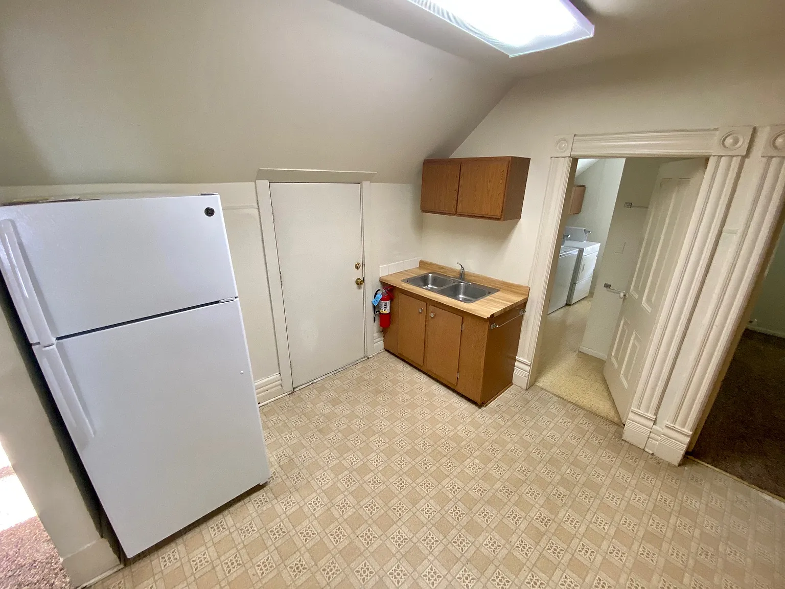 4 bed, $1,100 — Photo 4