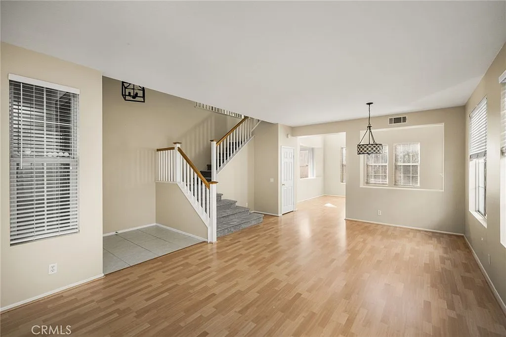 3 bed, 2.5 bath, 2213 sqft, $5,500 — Photo 4