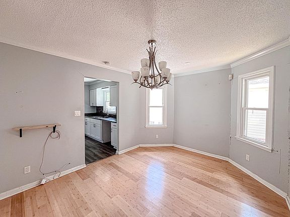 4th image of 105 Countryside Dr.