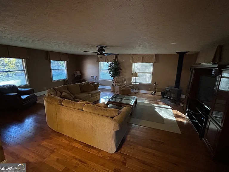 1595 Timothy Rd — Photo 6