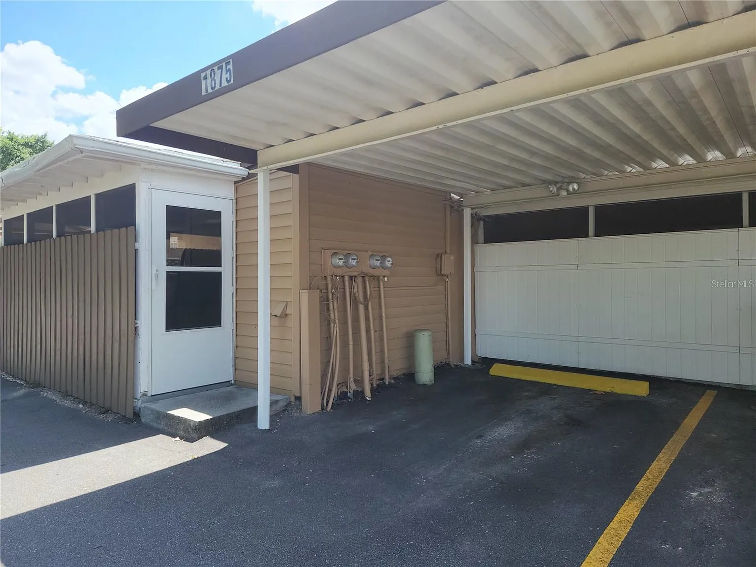 2 bed, 1021 sqft, $1,879 — Photo 3