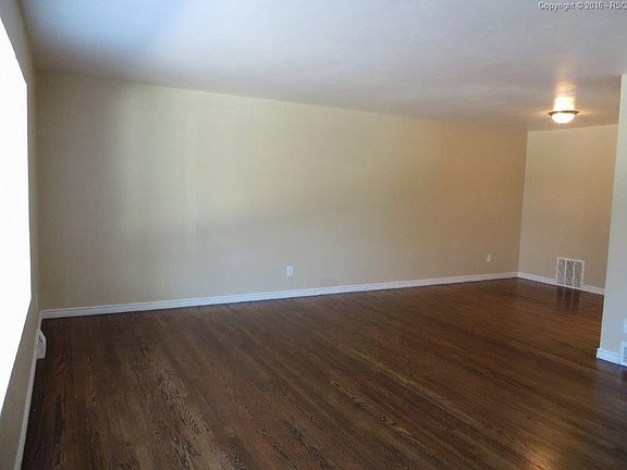 Hardwood Floor In Living Room!