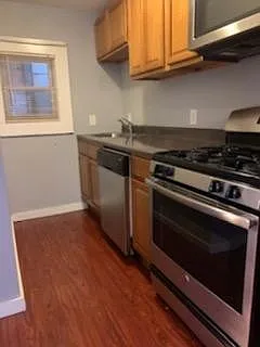 40 Walnut — Photo 3