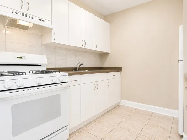 1124 67th St #1A, Brooklyn, NY 11219