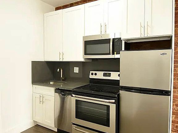 3rd image of 36 W 119th St #6