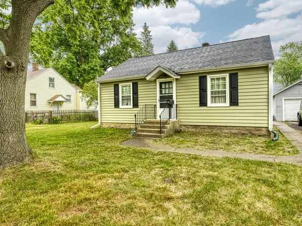 313 S 10th St, Chesterton, IN 46304