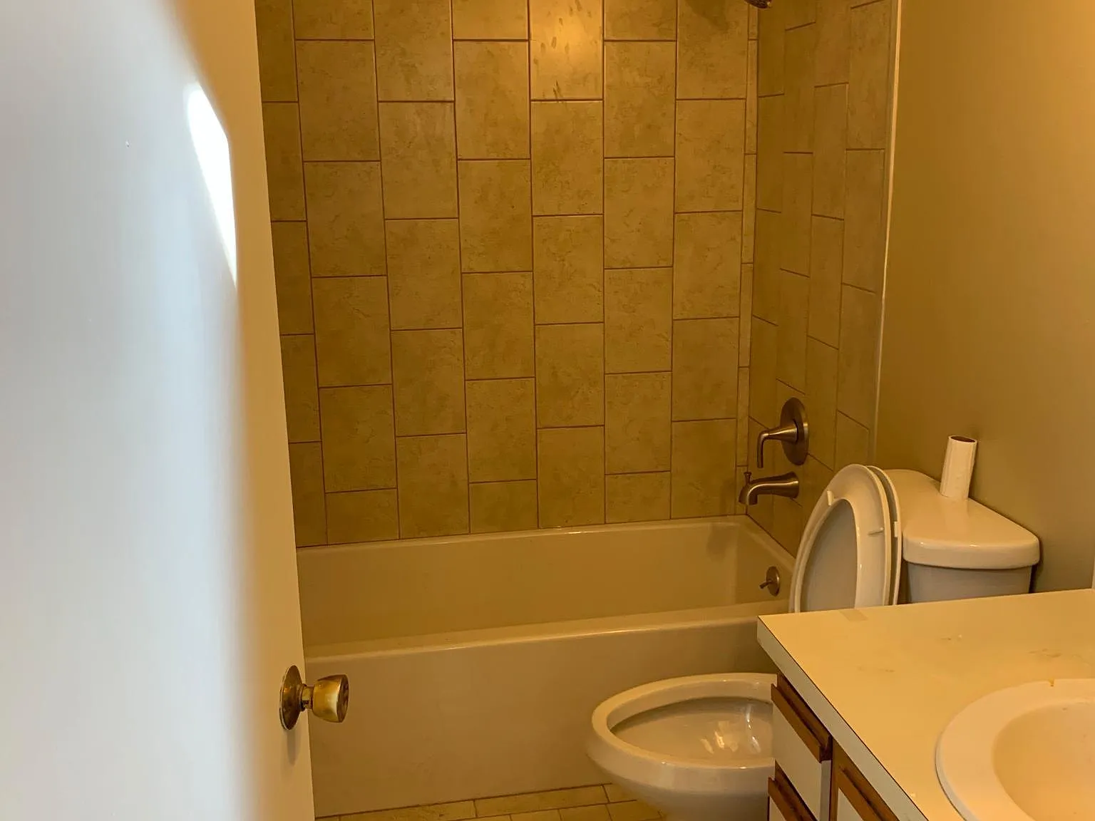 11 Talcott Forest Rd — Photo 3