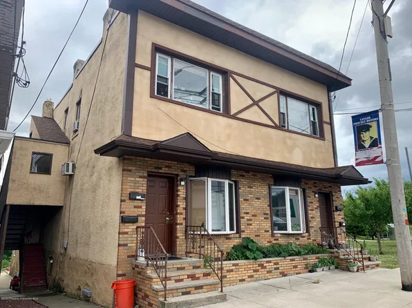 120 N Main St, Taylor, PA 18517