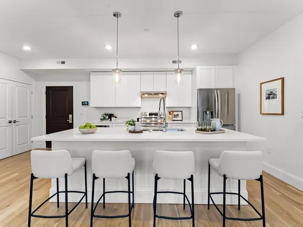272 Lincoln St #301, Marlborough, MA 01752