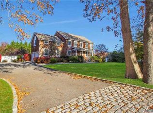 15 Beaverbrook Dr, Brookhaven, NY 11719