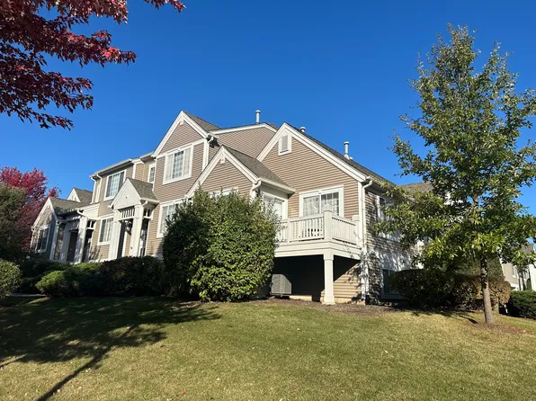 2358 Twilight Dr, Aurora, IL 60503
