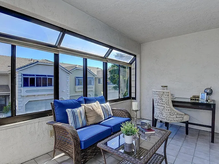2232 Saint Claire Ct — Photo 16