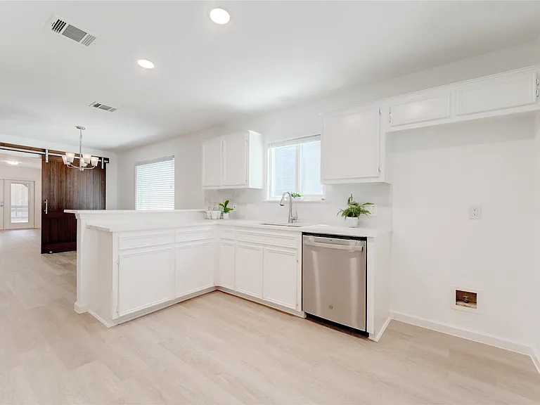 12815 Carrera Dr — Photo 8