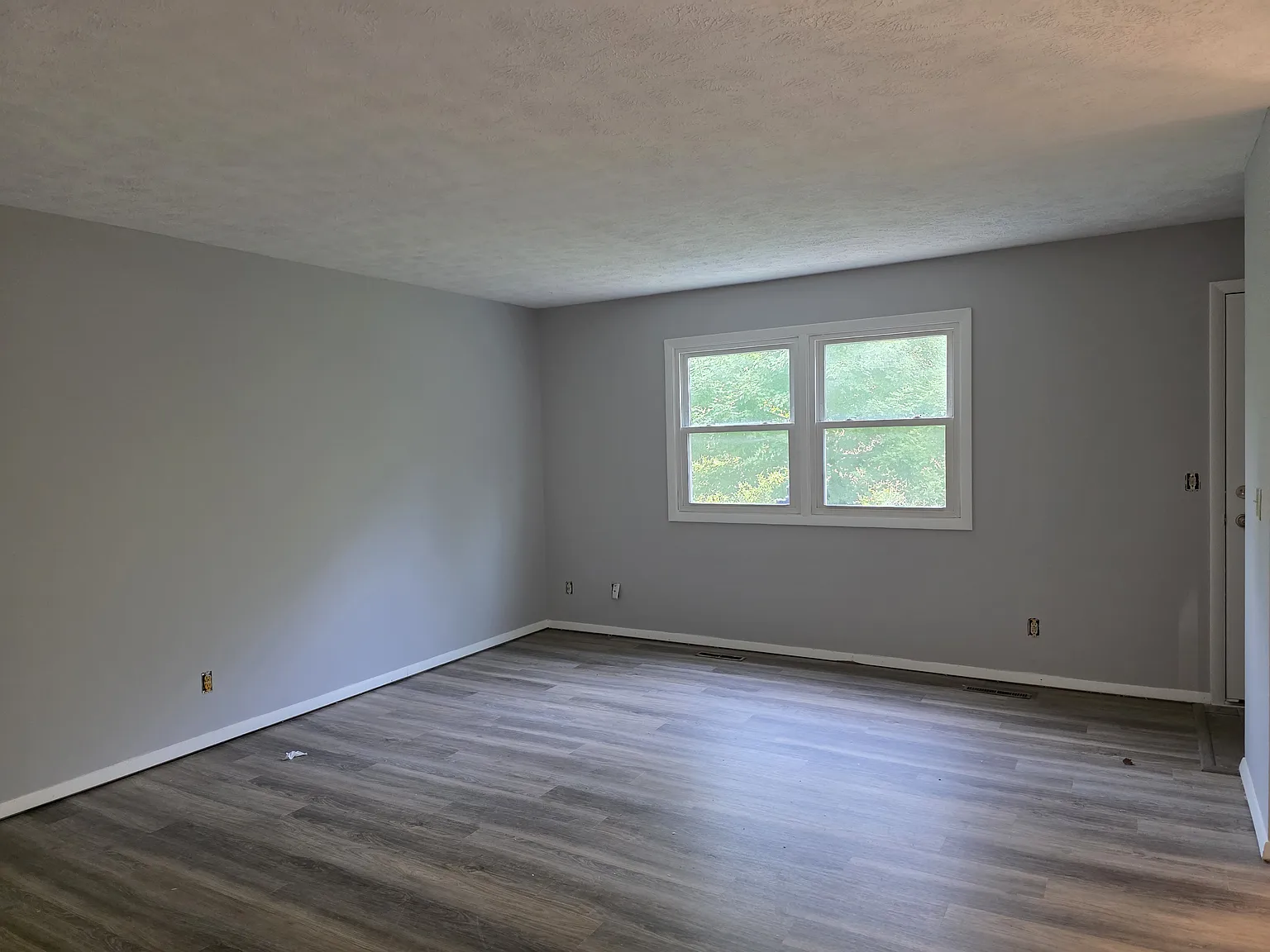 105 E Lincoln St — Photo 4