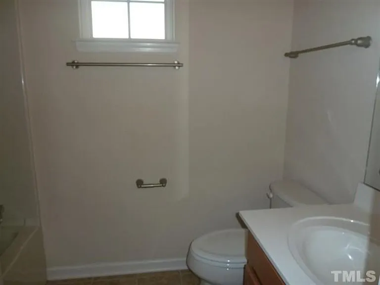 2425 Historic Cir — Photo 7