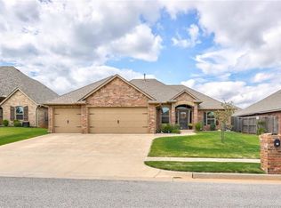721 Evening Dr, Yukon, OK 73099