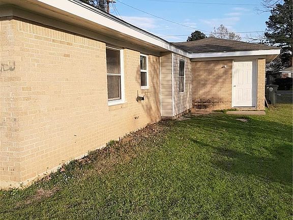 4th image of 122 Sylvan Dr