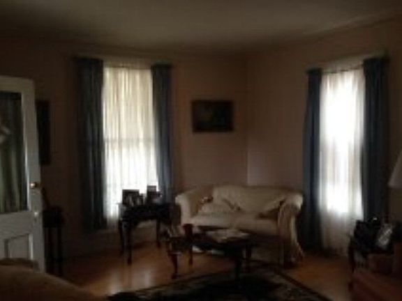 3rd image of 717 E Honeywell Ave