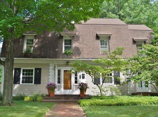 2177 Chatfield Dr, Cleveland Heights, OH