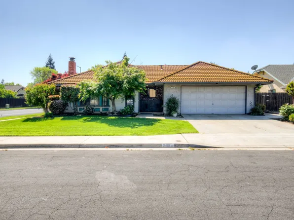 2394 Scott Ave, Clovis, CA 93611