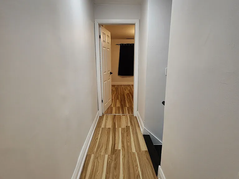 731 Saint Antoine St — Photo 8