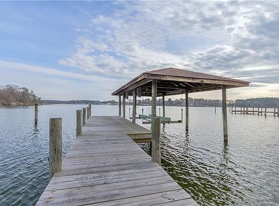 3rd image of 60 Sunny Point Dr