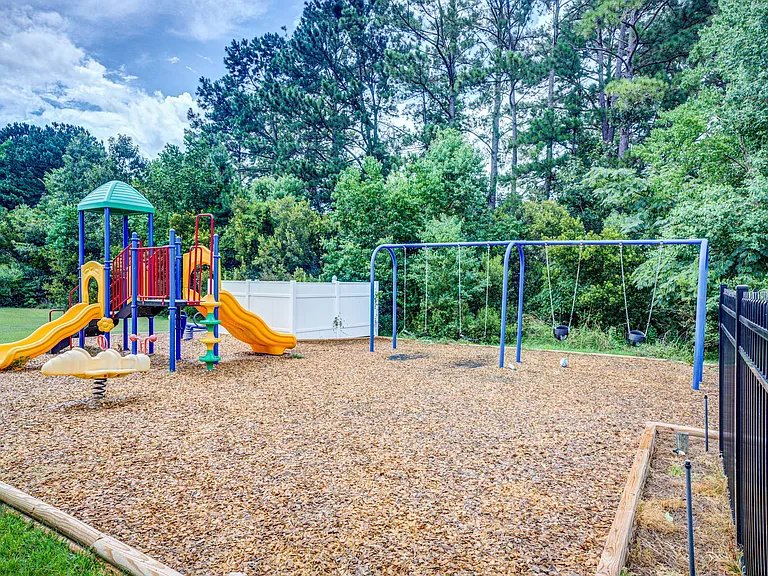 Governor Treutlen Cir — Photo 34