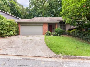 210 Lakeview Rdg E, Roswell, GA 30076