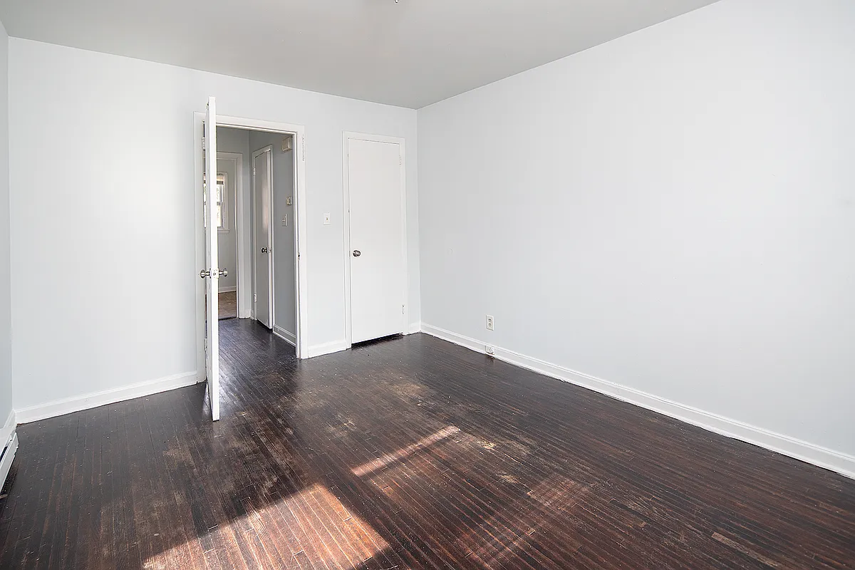 Photo 2 of 18 - 3113 Girard Ct #3 - Charlotte, NC Building Photo - 3113 Girard Ct #3