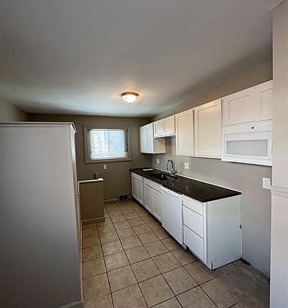 3rd image of 9191 Sussex St
