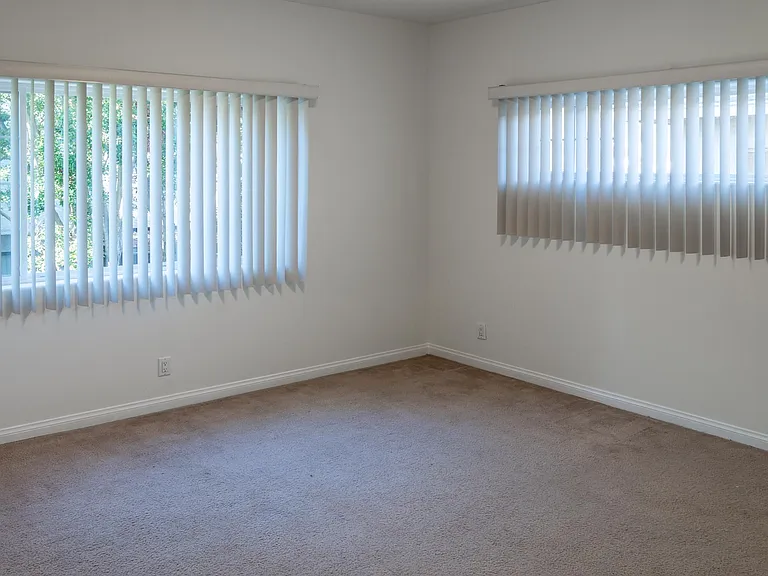 1731 Corinth Ave #201 — Photo 7
