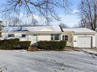 340 Biscayne Dr, Rochester, NY 14612