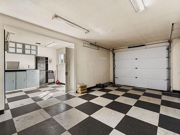 3rd image of 29 Keystone Pl