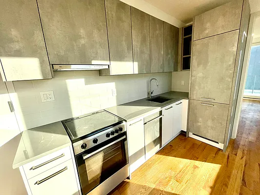 Rented by Pear NYC LLC | media 51