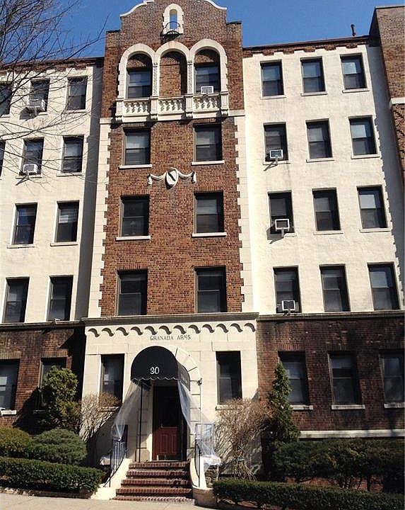 1st image of 30 Windsor Ter APT 2D