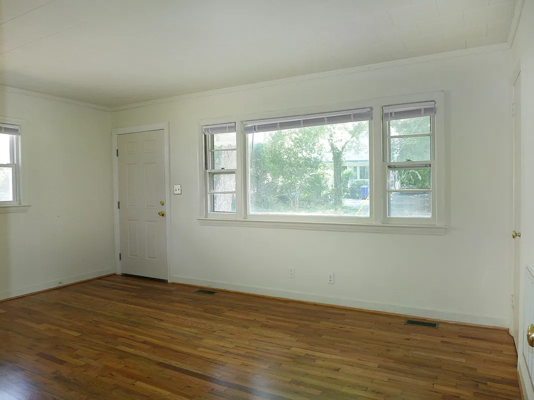 2 bed, 896 sqft, $1,495 — Photo 3
