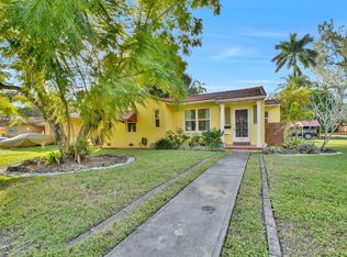 700 NE 113th St, Biscayne Park, FL 33161