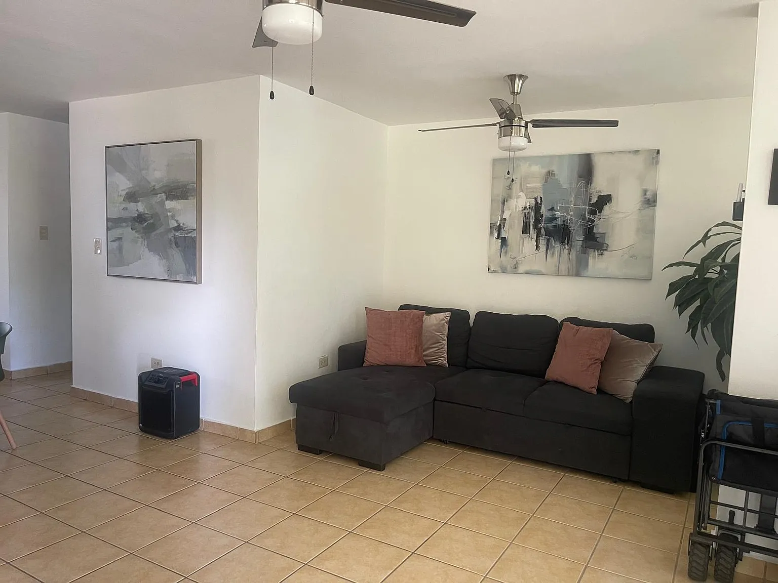 3 bed, 1168 sqft, $2,500 — Photo 1
