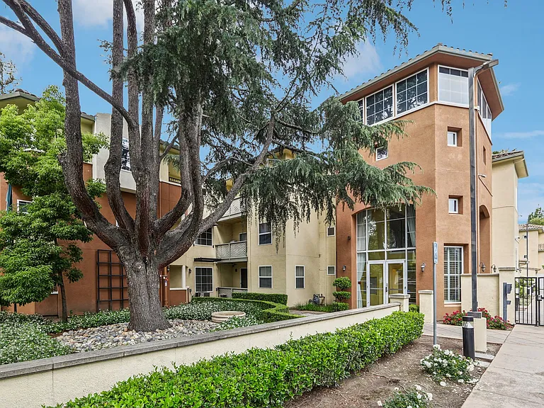Gadberry Court — Photo 16