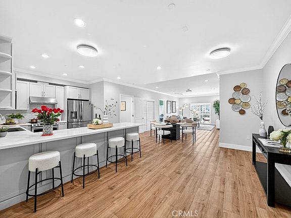 3rd image of 944 S Serrano Ave #306