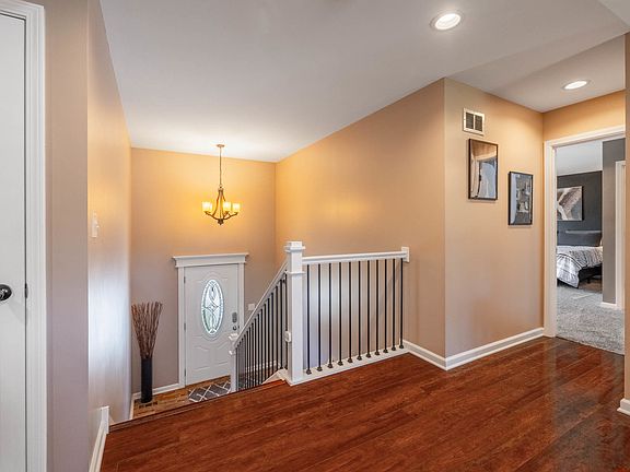 4th image of 5516 W Lake Shore Dr