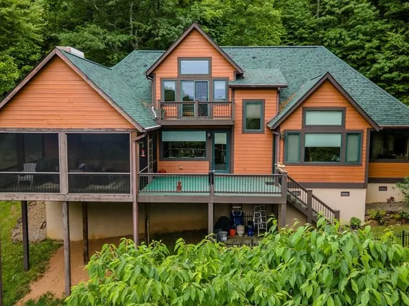 1562 Garnet Rd, Sylva, NC 28779