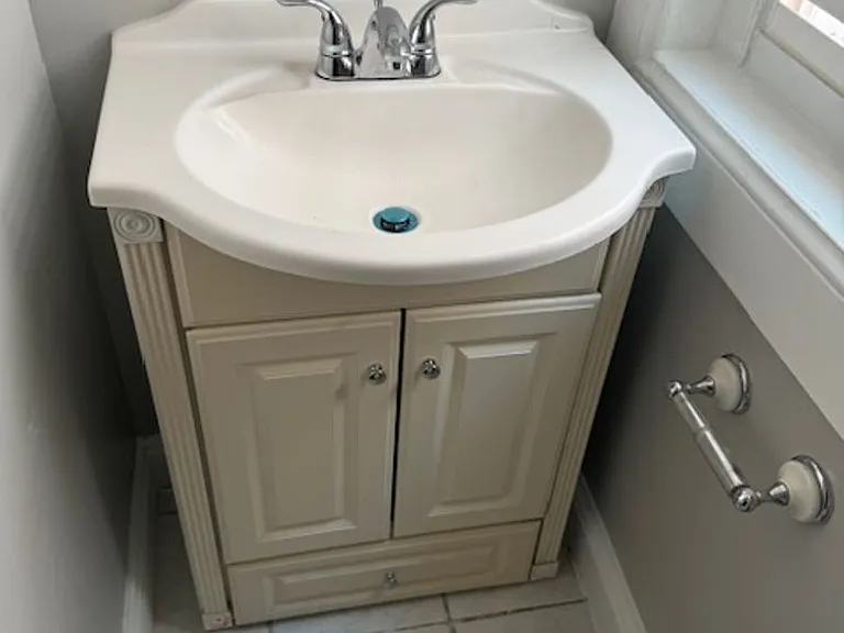 239 K St NE — Photo 10